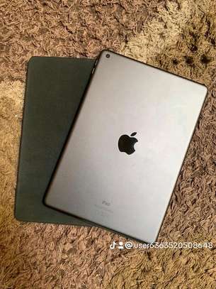 iPad 7th generation avec clavier image 2
