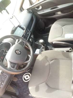 RENAULT CLIO 2019 image 4