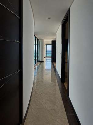 F5 DE 300 M² VUE MER – HABITATION OU BUREAUX – PLATEAU image 3