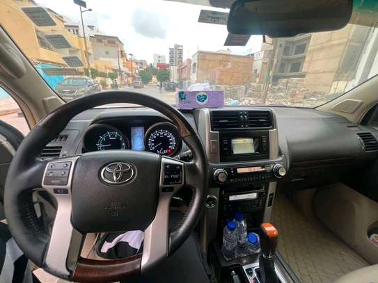 TOYOTA LAND CRUISER image 4