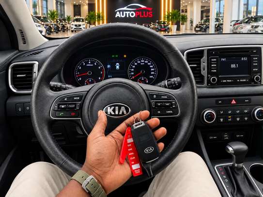 Kia Sportage 2018 clean image 8