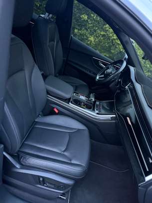 Audi Q8 S-LINE image 14