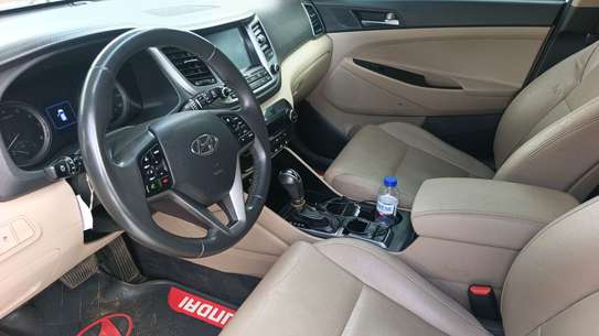Hyundai Tucson 2017 SUV blanc économique et sûr image 7