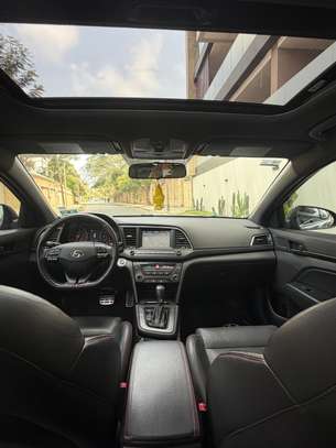 Hyundai Elantra Sport image 4