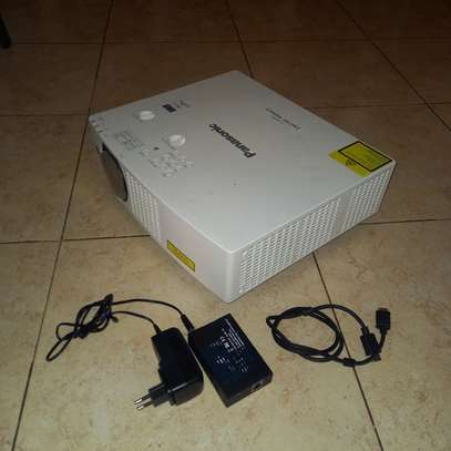Vidéo projecteur Panasonic VMZ50 WUXGA 5 000 lm + Extendeur image 2