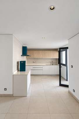 Appartement F5 en ville avenue djily mbaye vue sur mer image 9