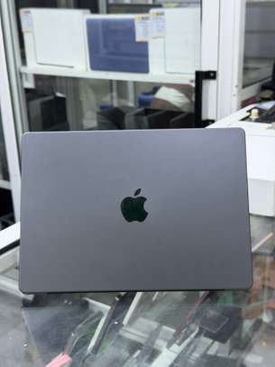 MacBook Pro M3 Pro 1To image 3