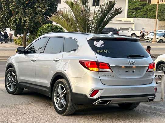 Hyundai Santafe maxcruz 7 places image 7