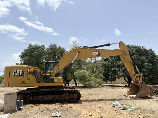 2022 Caterpillar 330 GC image 13