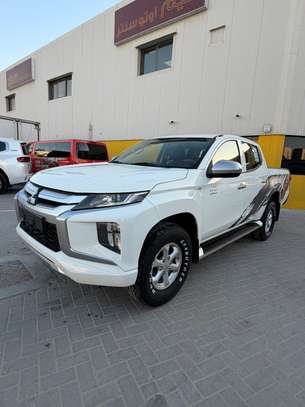 Mitsubishi l200 image 8