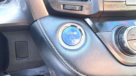 Toyota rav4 Hybride image 9