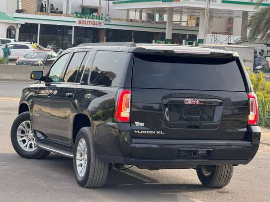 GMC YUKON XL image 13