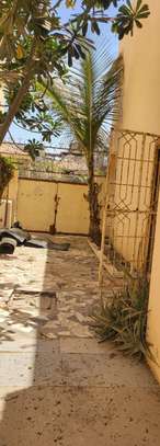 Villa a louer a la Cité Aliou Sow image 5