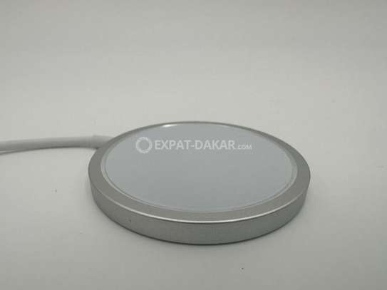 Chargeur IPhone sans fil MagSafe MHXH3AM/A A2140 - 20W image 9