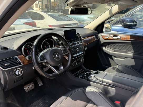 Mercedes GLE 400 2016 SUV blanc spacieux performant image 7