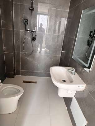 Grand apt F5 tout neuf à Ngor virage image 5