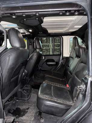 Jeep Wrangler Rubicon Unlimited image 4
