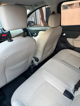 Renault symbol 2019 image 9