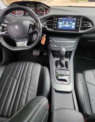 Peugeot 308 2017 image 10