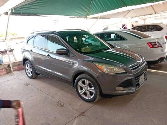 Je vend ford escape automatic essence climatisé année 2014 image 1