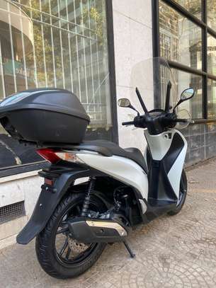 Honda SH150 image 6