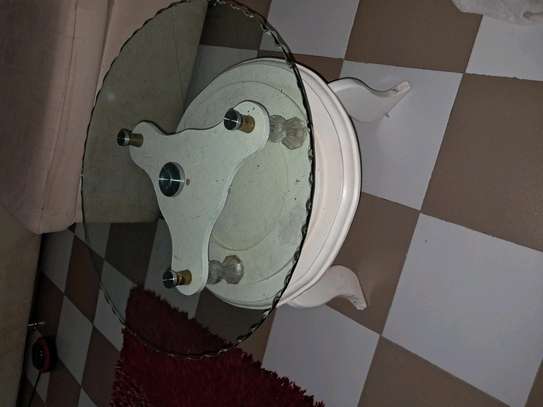 2 Tables basses en verre et bois image 1