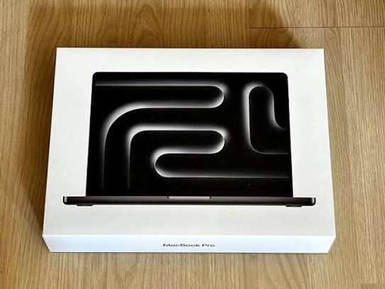 MacBook Pro M4 Max Scellé image 2