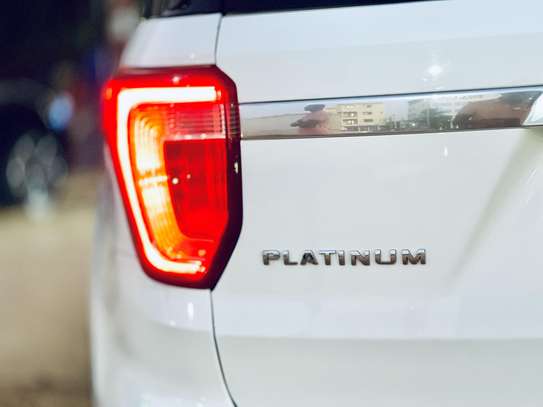 FORD EXPLORER PLATINUM 2017 image 10