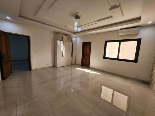 Duplex 3 chambres salon à louer Mermoz image 10