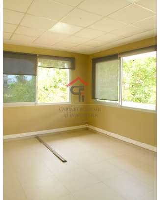 BUREAUX A LOUER A FANN RESIDENCE image 9