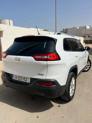 Jeep Cherokee image 5