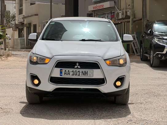 Mitsubishi OUTLANDER image 9