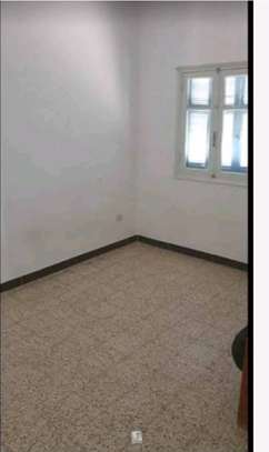 A VENDRE 368 M2 AU POINT E image 1