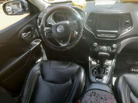 Jeep 2019 image 3