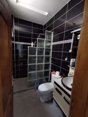 Villa de 300m2 a Thies image 6