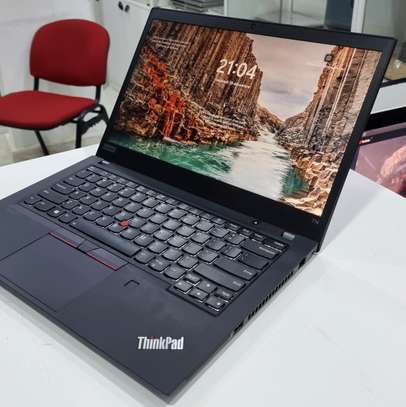Lenovo ThinkPad T14s image 3