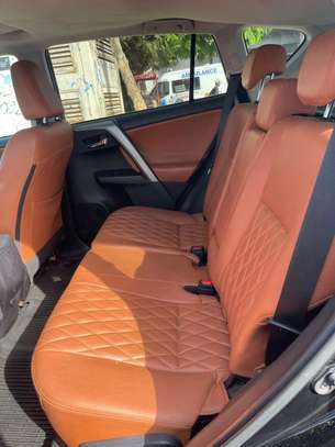 2016 TOYOTA RAV4 XLE image 4