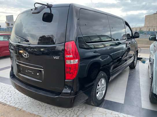 Hyundai starex 12 places image 8