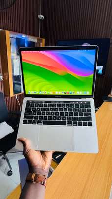 MacBook Pro 2019 - Touch Bar / i5 / 256 / 8Go image 9