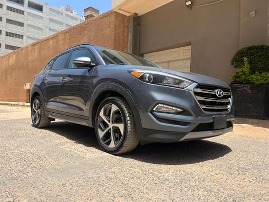 Hyumdai Tucson image 3