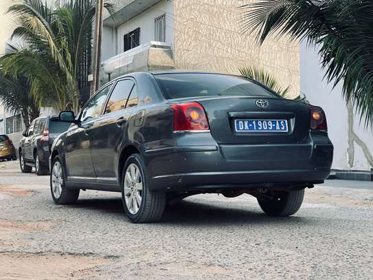 Toyota Avensis image 6