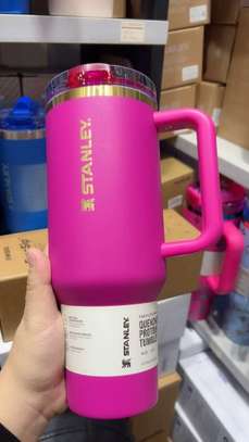 Stanley gourde isotherme 1,18 L rose ergonomique image 1