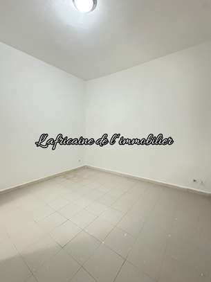 Appartement F3 à louer à Ngor image 3