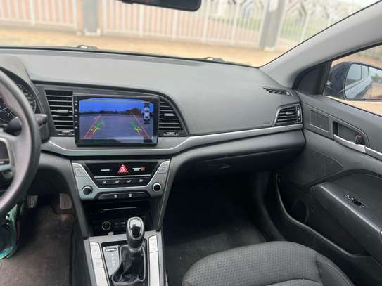 Hyundai élantra image 13