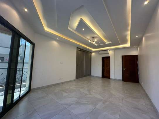 Appartement f4 à louer à Yoff Onomo image 1