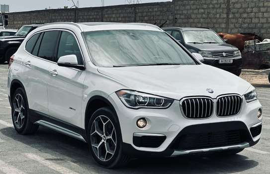 Bmw x1 image 2