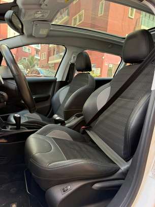 Peugeot 2008 année 2017 image 6