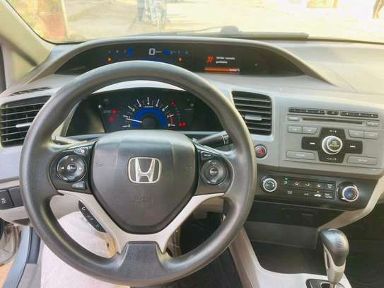 Honda civik 2014 image 2