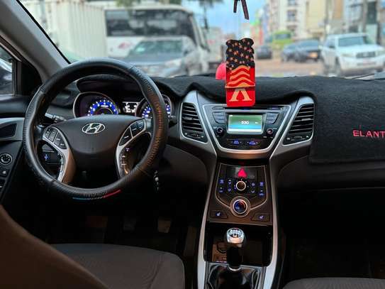 Hyundai avante image 12