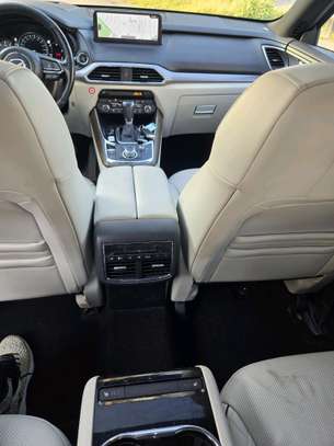 Madaza cx9 2021 signature image 14